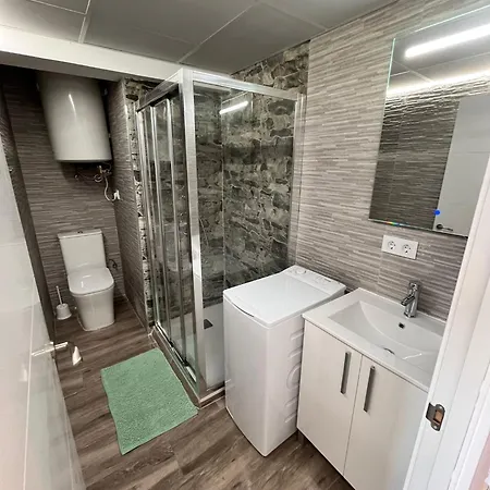 Apartamento Renovado A 3 Min De La Playa,piscina,wifi,aire,parking,vistas Comunitario Apartment